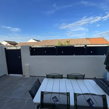 Maison 4 à 6 Pers Terrasse Clim Proche Royan Casa vacanze Sémussac